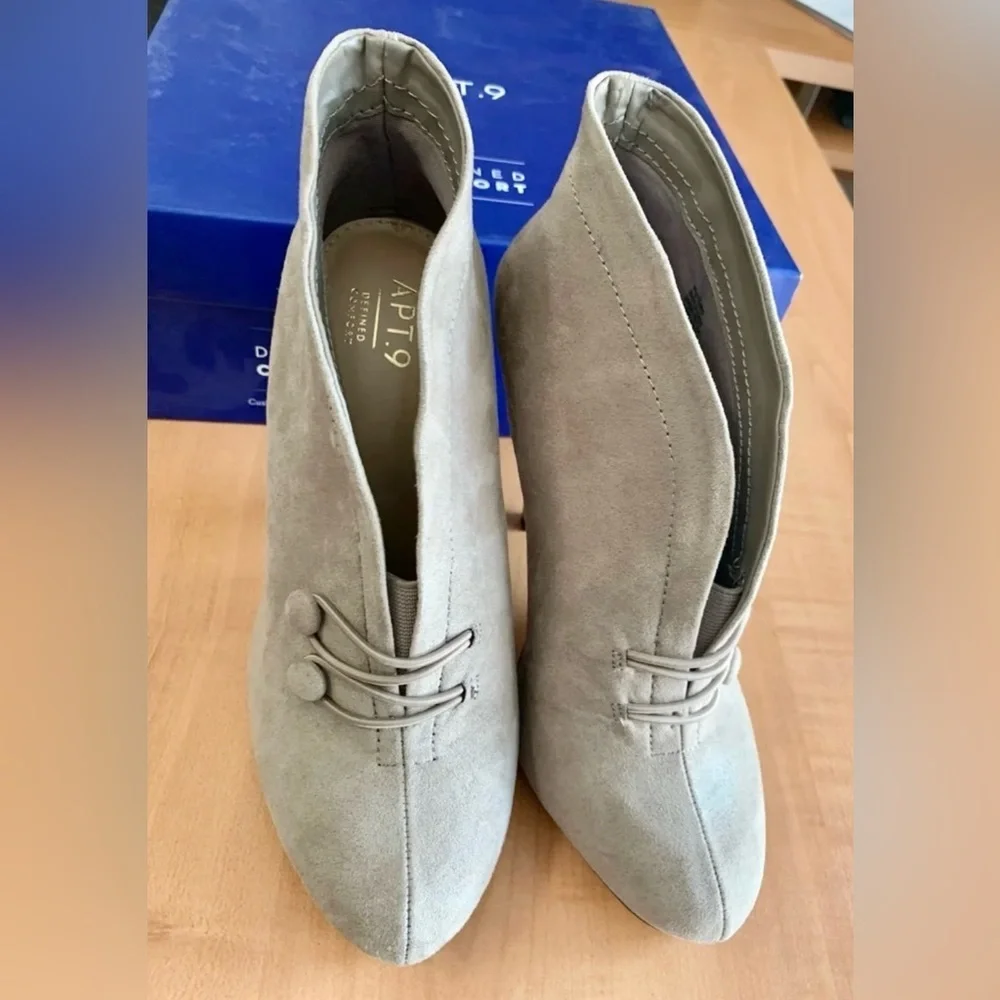 New Apt.9 high heels shoes woman’s size 7 1/2 with box